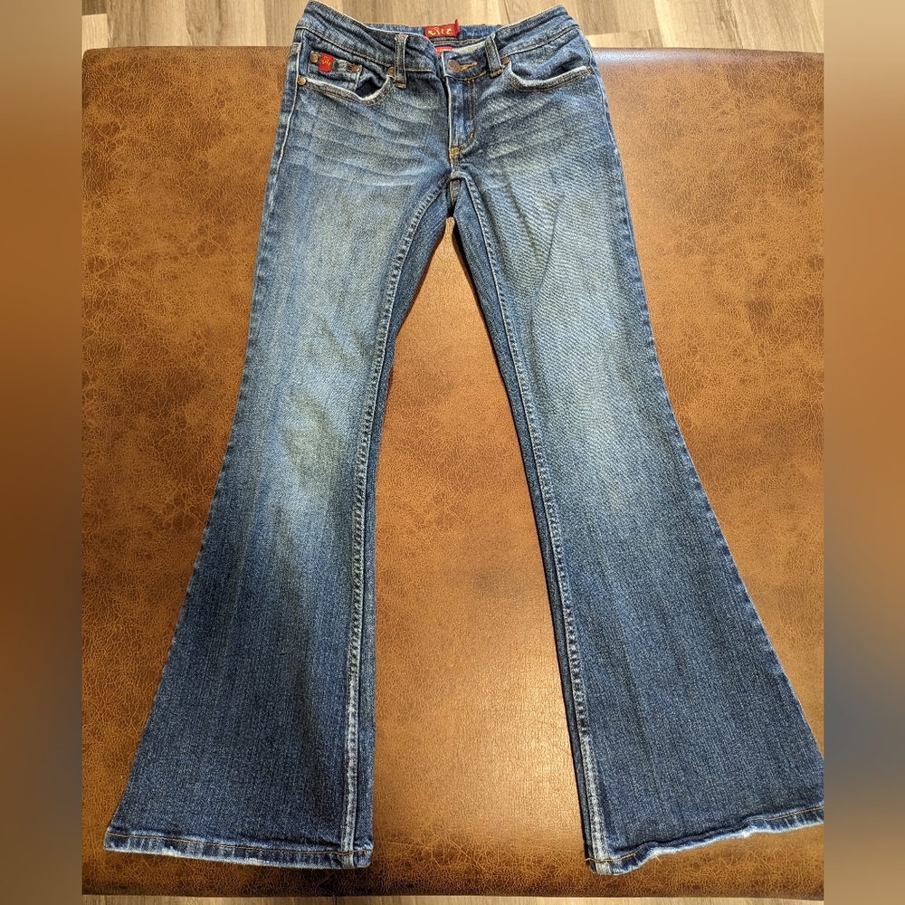 Tilt jeans. Flare legs. Size 0.